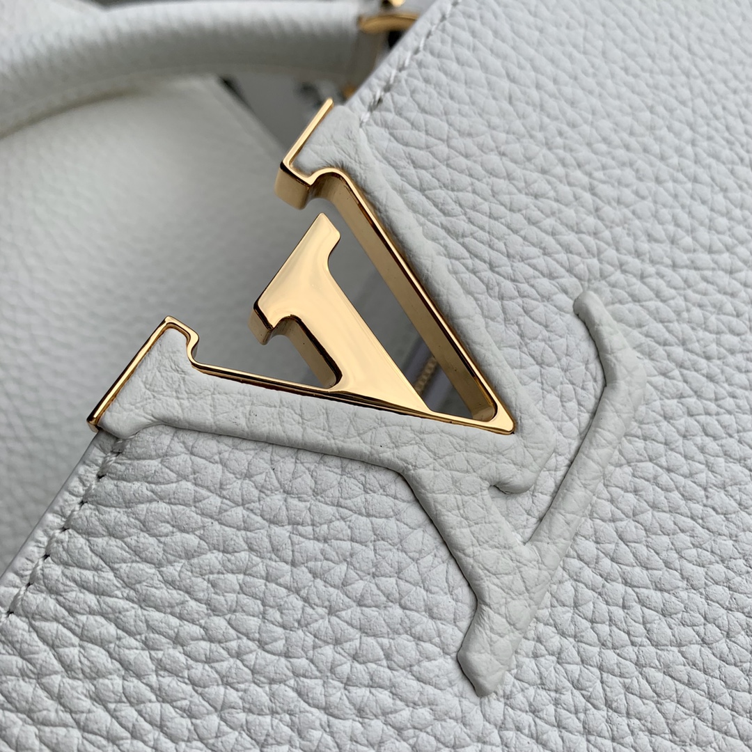 l**is V*t*n capucines handlebag