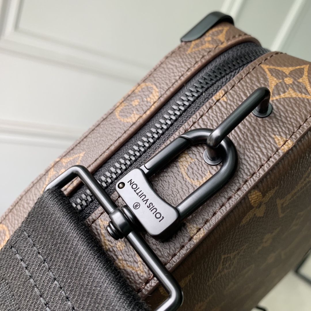 l**is V*t*n handle soft trunk bag -m46689-25*15*7cm