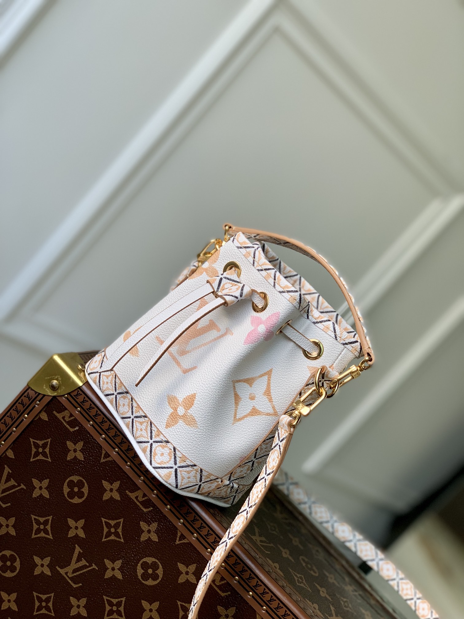 l**is V*t*n nano noé-13*16*10cm