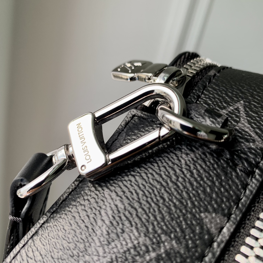 l**is V*t*n alpha wearable bag-m22481-18.5 x 11.0 x 6.5cm