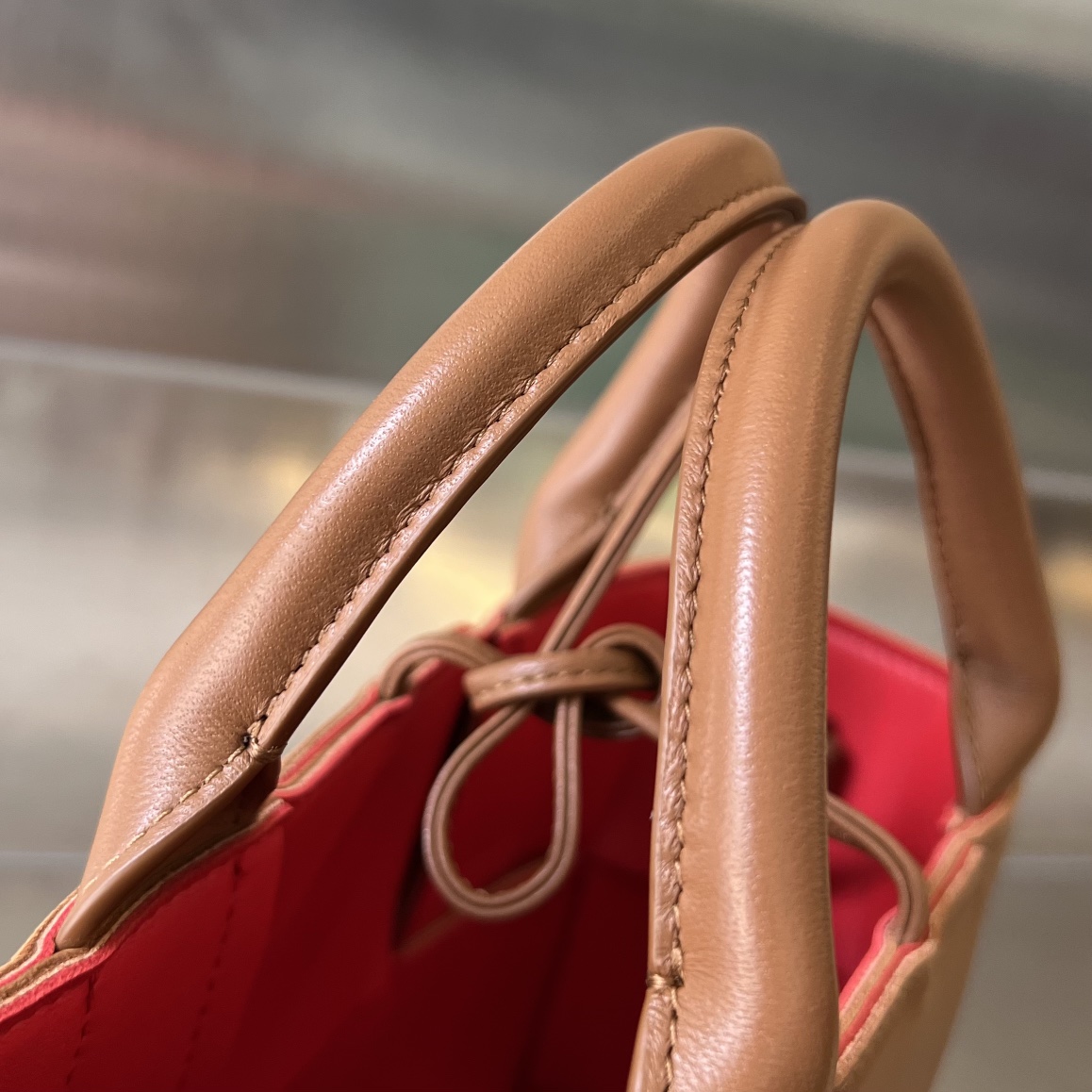 Bo*te*ga ve*ne*ta arco bag