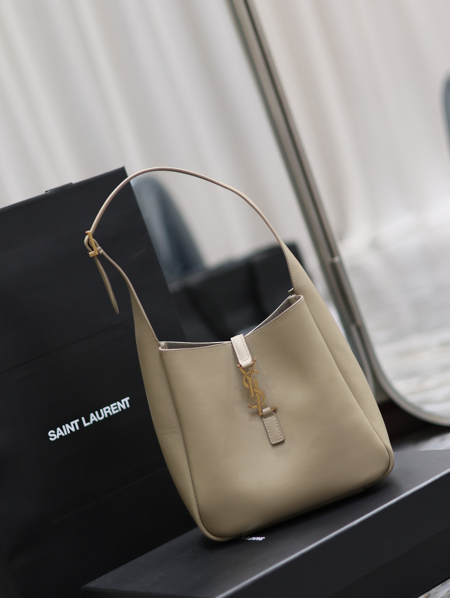 YSL Le5A7 Vintage Bag-23×22×8.5CM