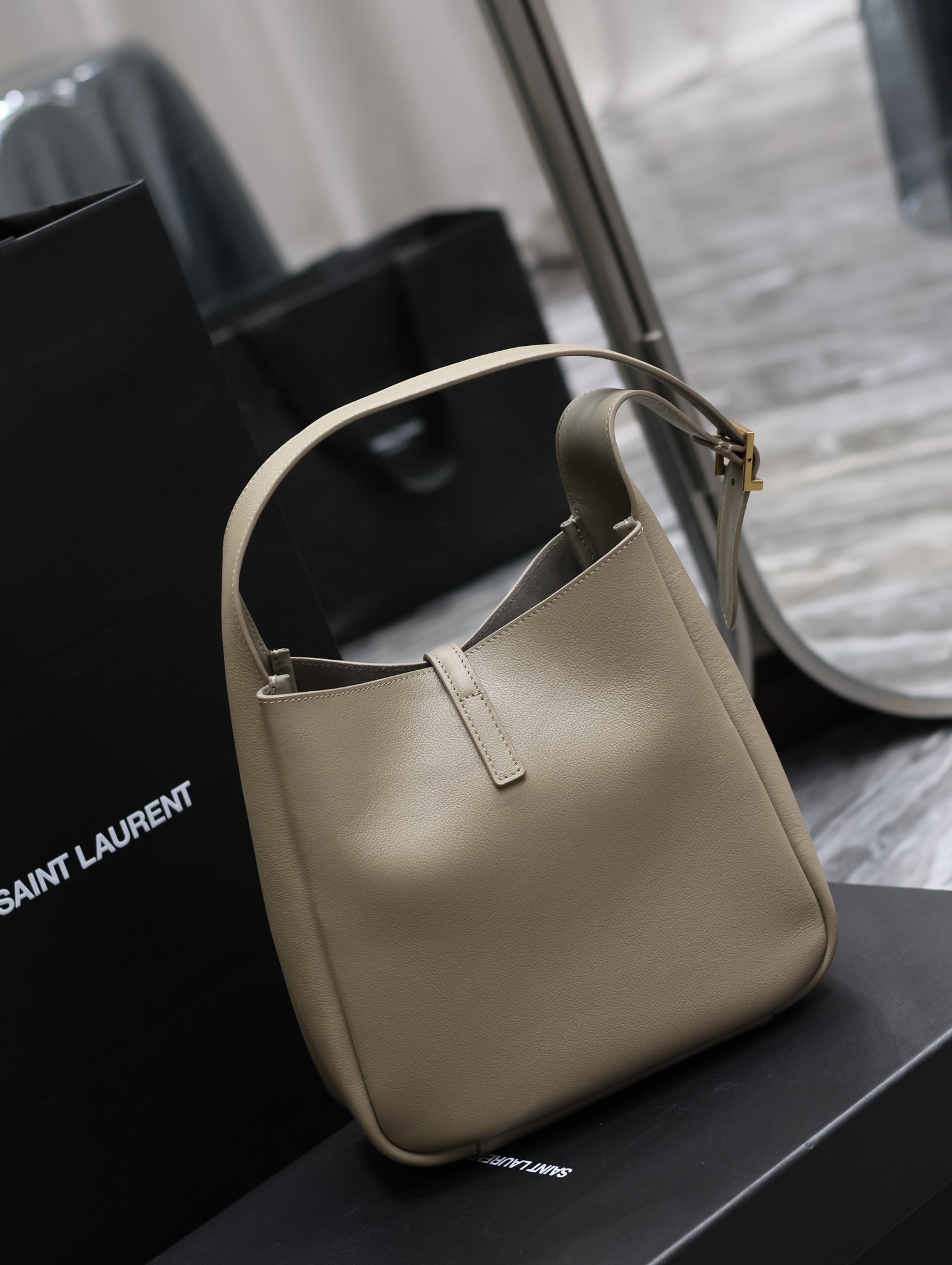 YSL Le5A7 Vintage Bag-23×22×8.5CM