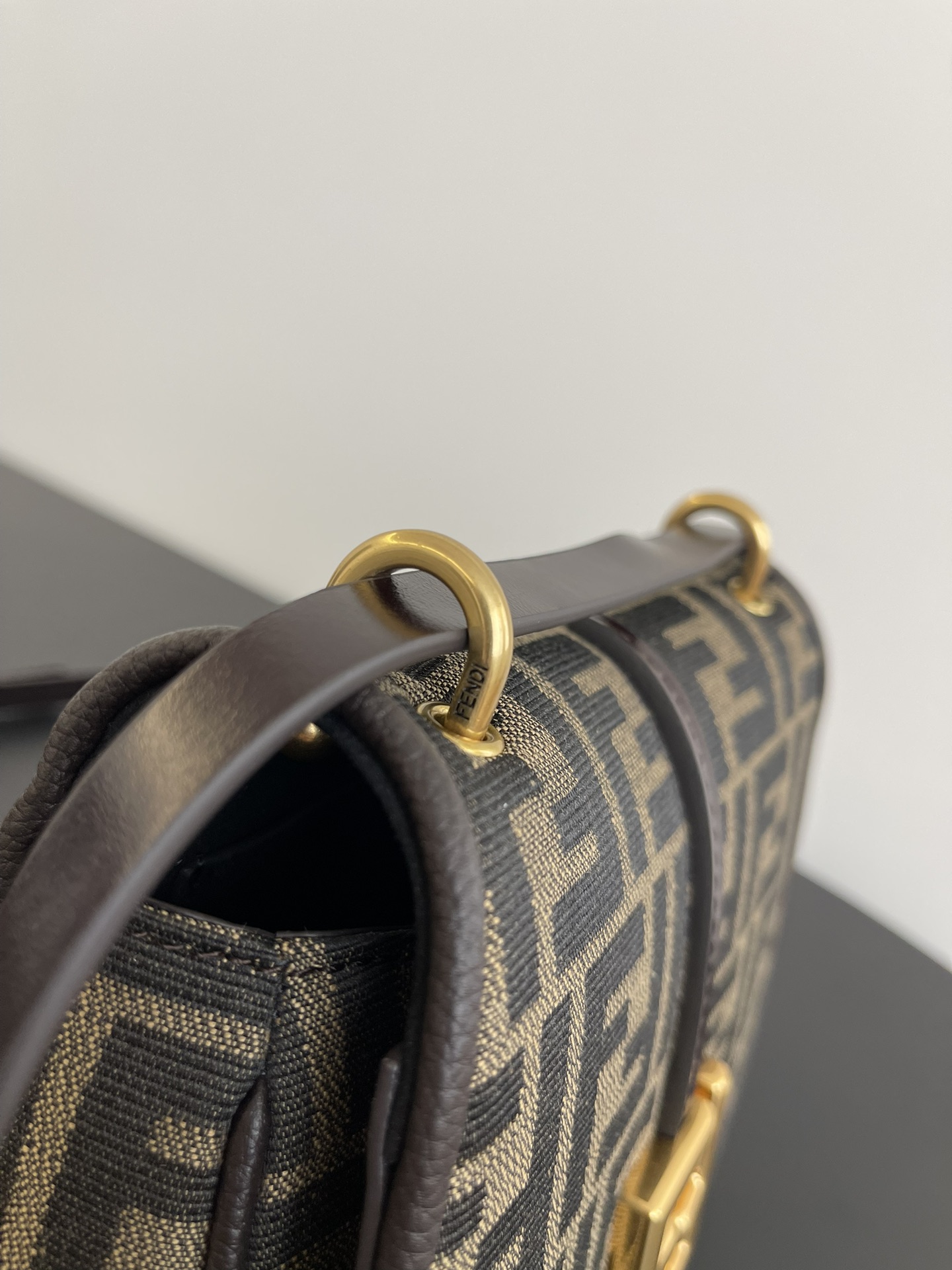 F**di c''mon -21x6.5x15cm