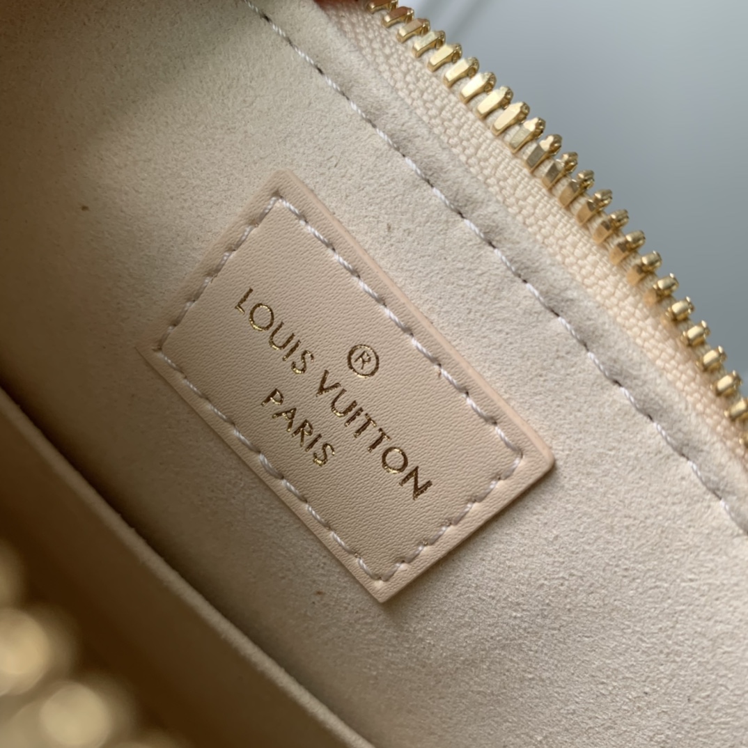 l**is V*t*n m22878 alma bb-23.5 x 17.5 x 11.5cm