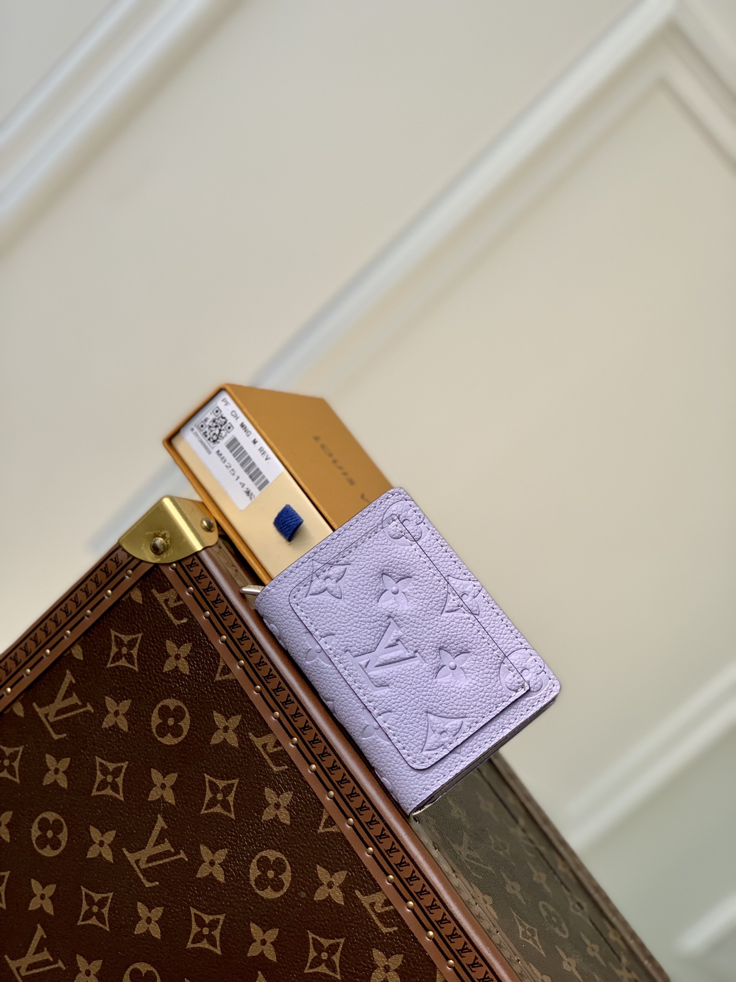 l**is V*t*n wallet-11×8.5×3.5cm