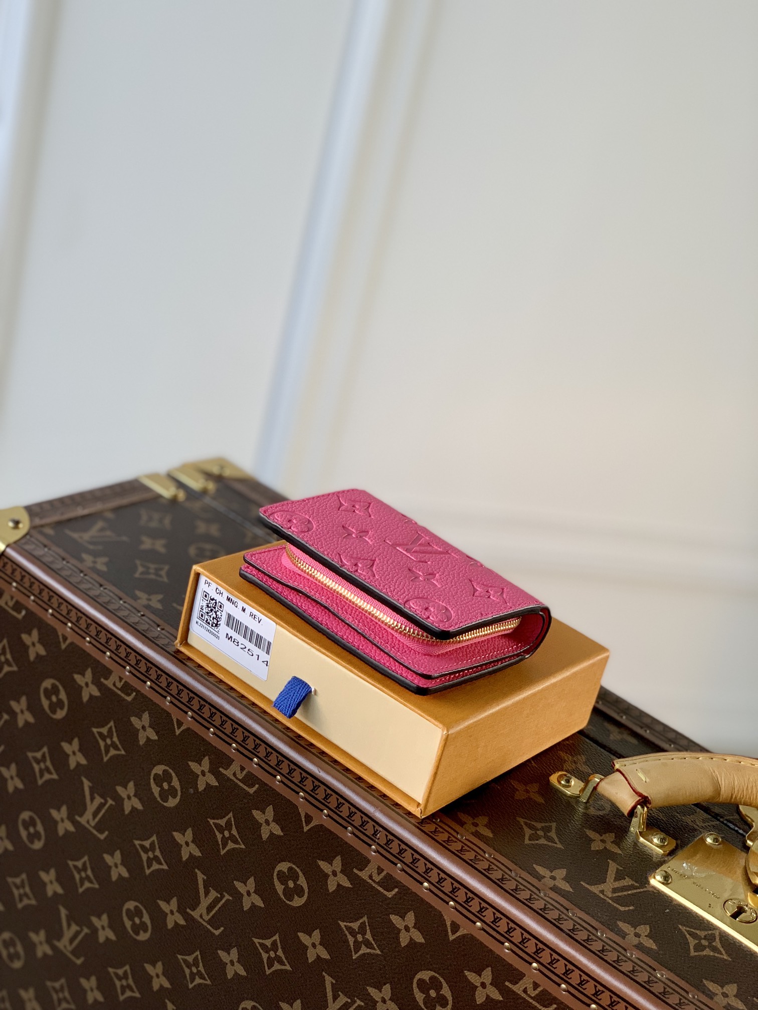 l**is V*t*n wallet-11×8.5×3.5cm