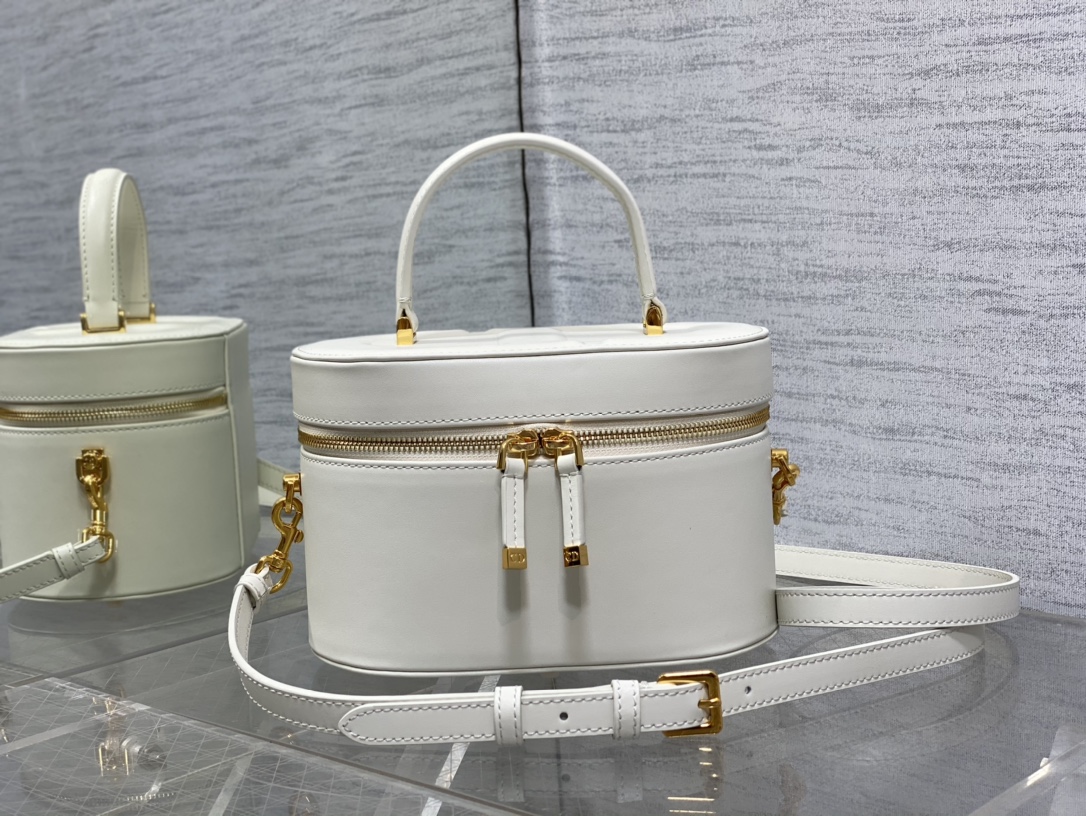 D*or signature vanity bag-24*14*18cm