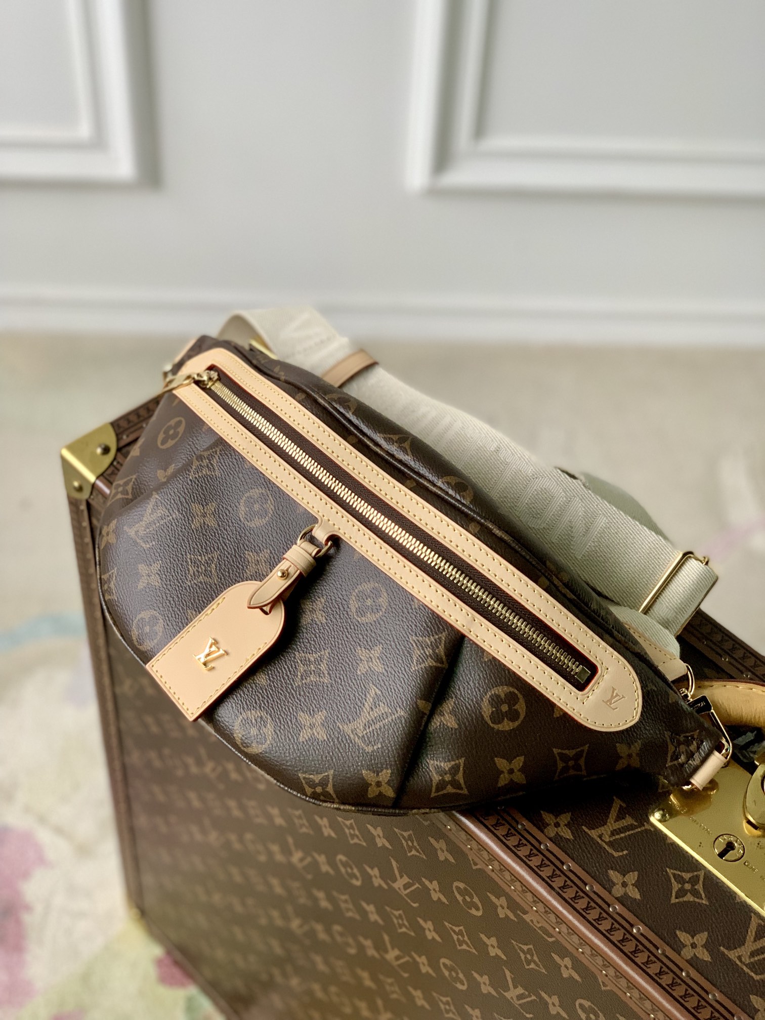 l**is V*t*n mini bumbag-m46784-38×16×7.5cm