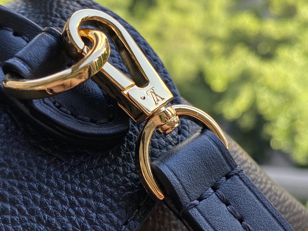 l**is V*t*n montsouris backpack-17*20*10.5.cm