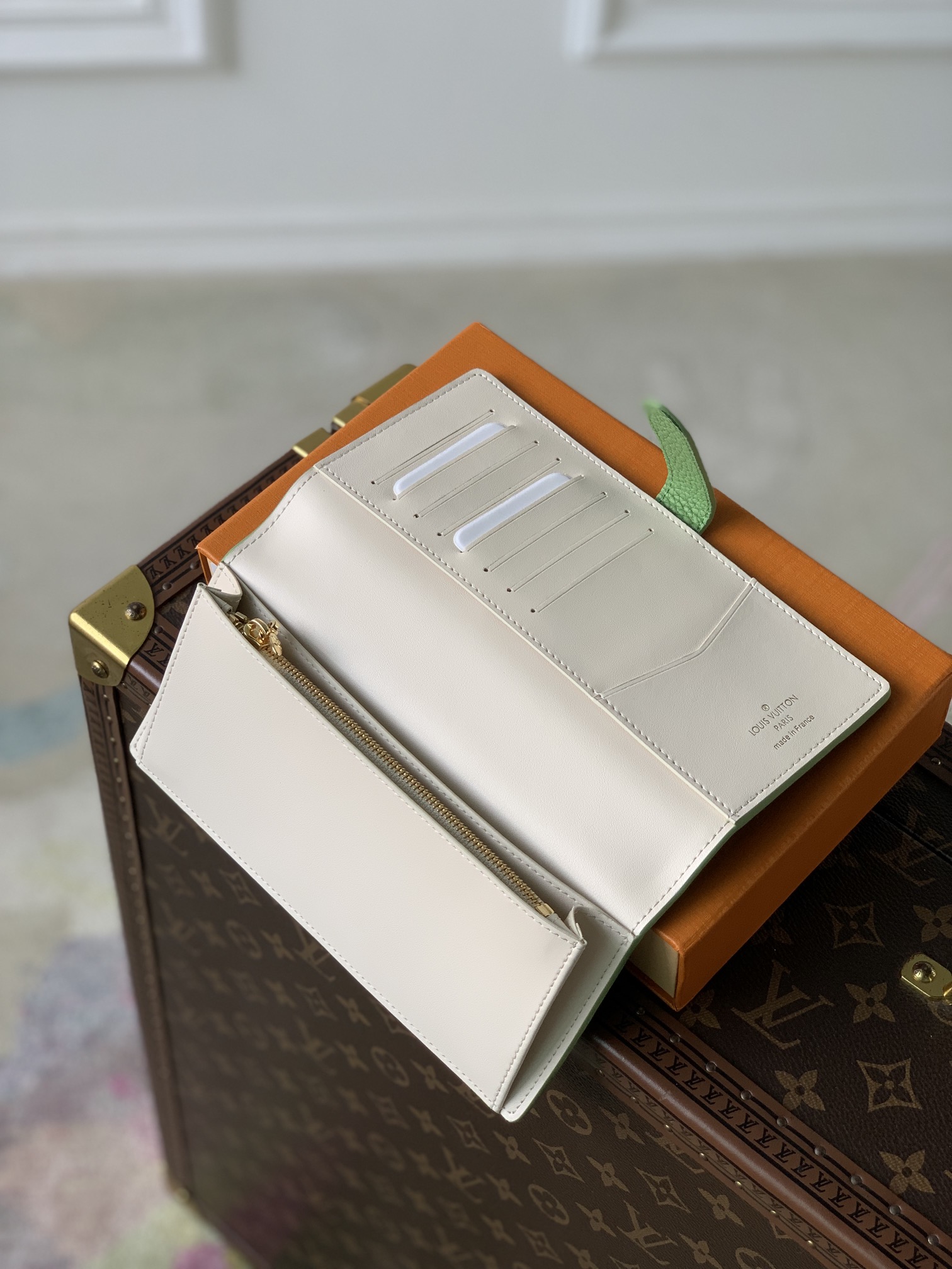 l**is V*t*n vertical wallet-m82512-10 x 19 x 1.7cm