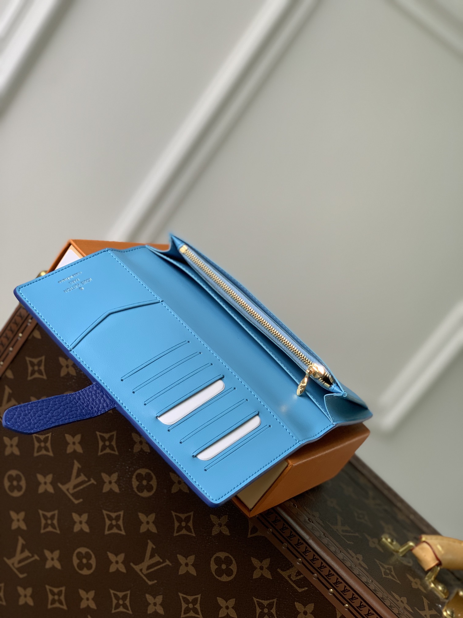 l**is V*t*n vertical wallet-m82512-10 x 19 x 1.7cm