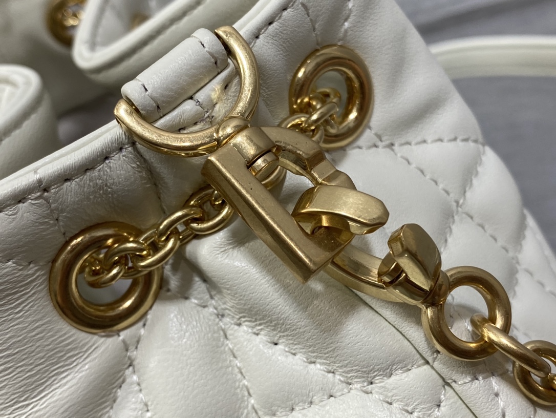 di0r D*or ammi bag-27 * 15 * 12cm