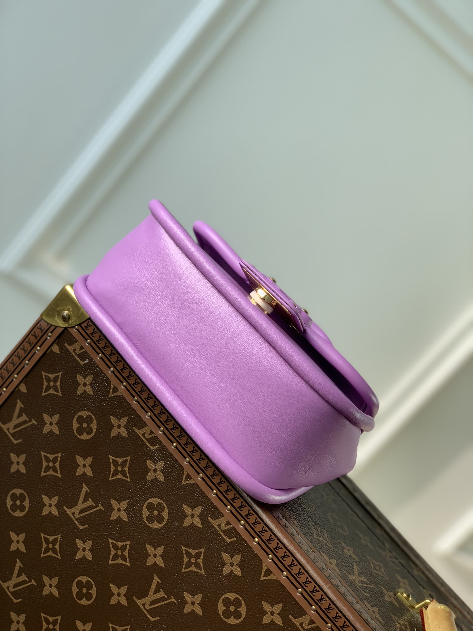 l**is V*t*n hide & seek bag-21 x 15 x 8cm