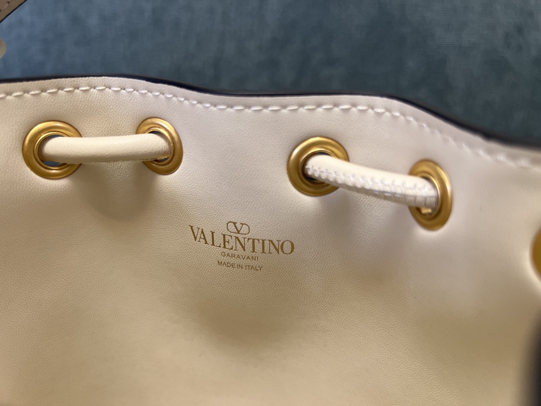 Valentino GARAVANIVLOGO SIGNATURE Bag-12*18*10CM