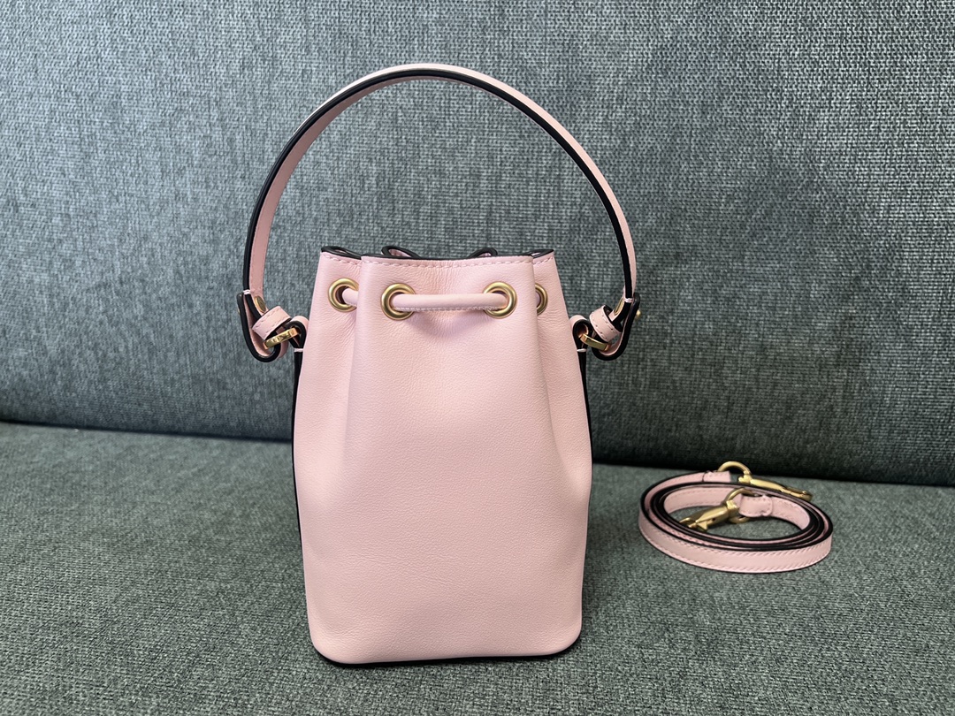 Valentino GARAVANIVLOGO SIGNATURE Bag-12*18*10CM