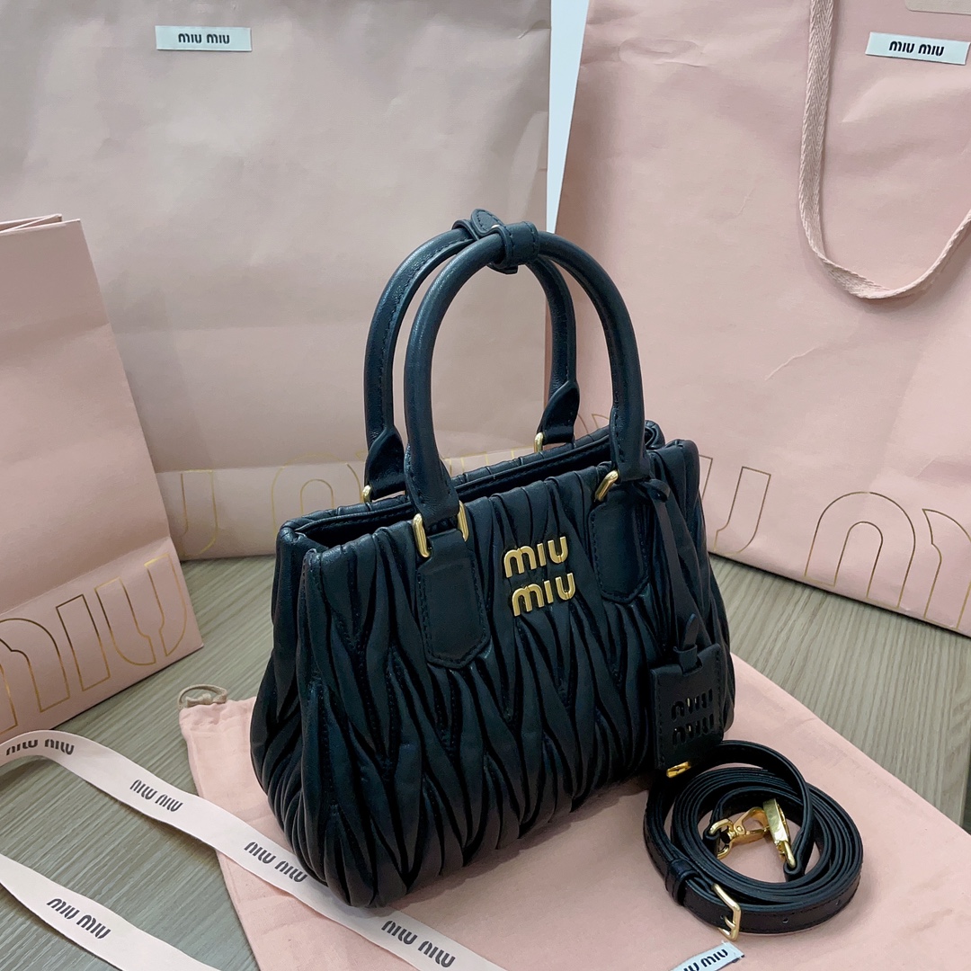 MiuMiu Tote-20 X16 X11CM