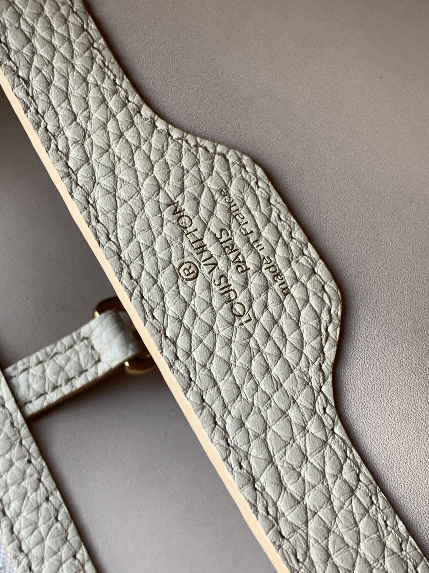 l**is V*t*n capucines bb-27*18*9cm