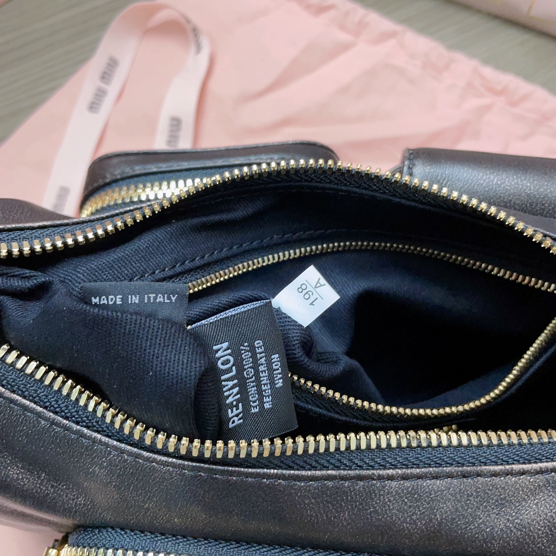 MiuMiu Bag-21X12X6CM