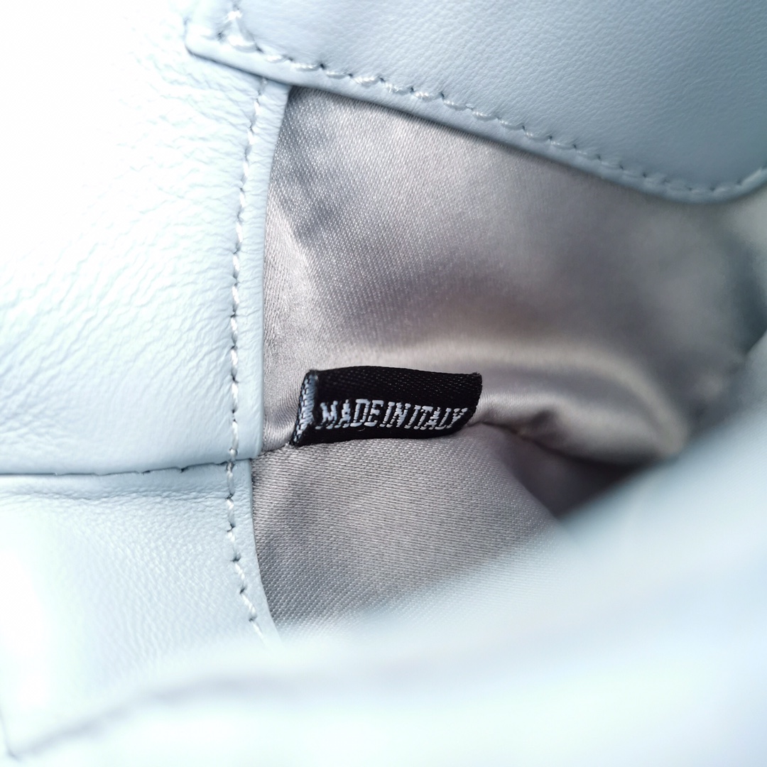 MiuMiu Chain Bag-22.5*4.5*12CM