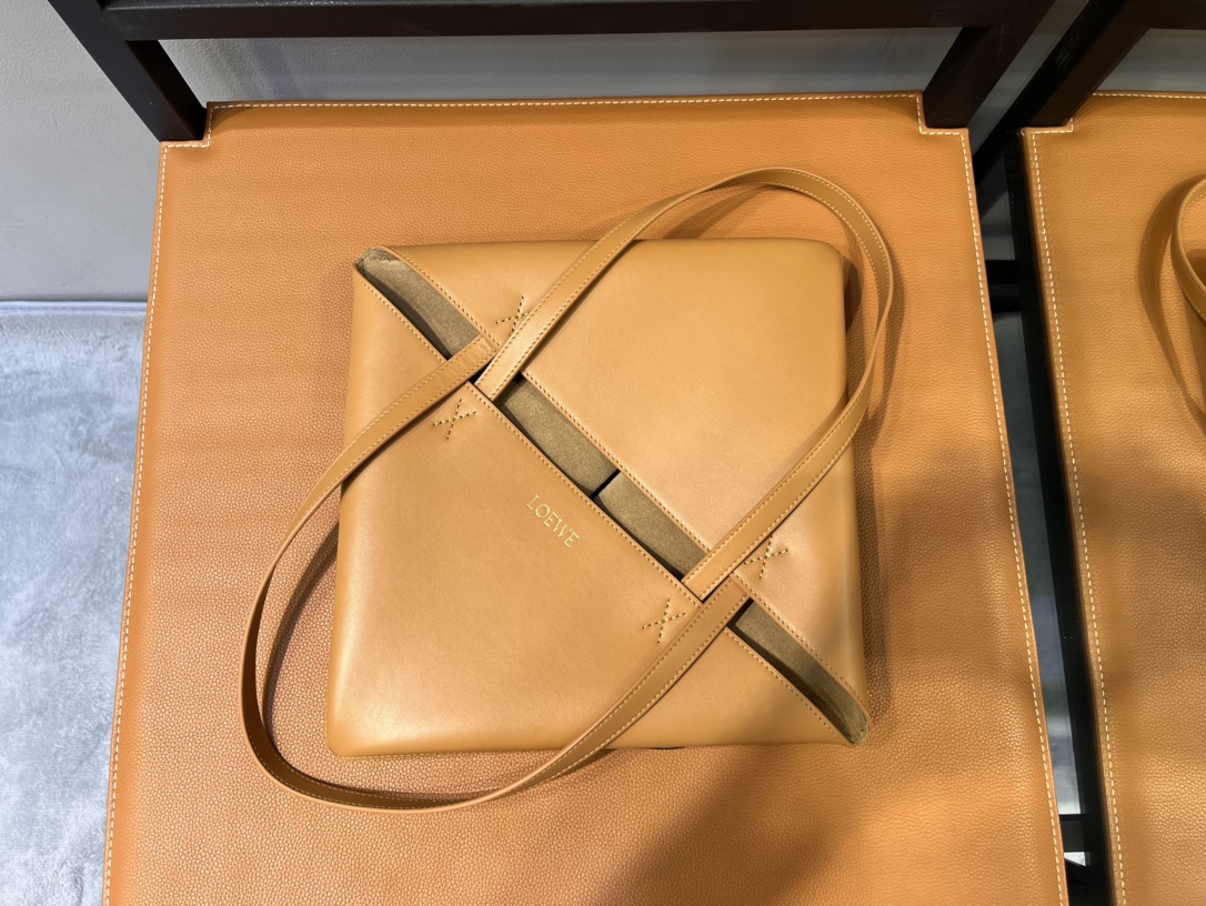 Loewe Puzzle Tote-25/14/30CM