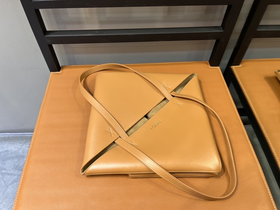 Loewe Puzzle Tote-25/14/30CM