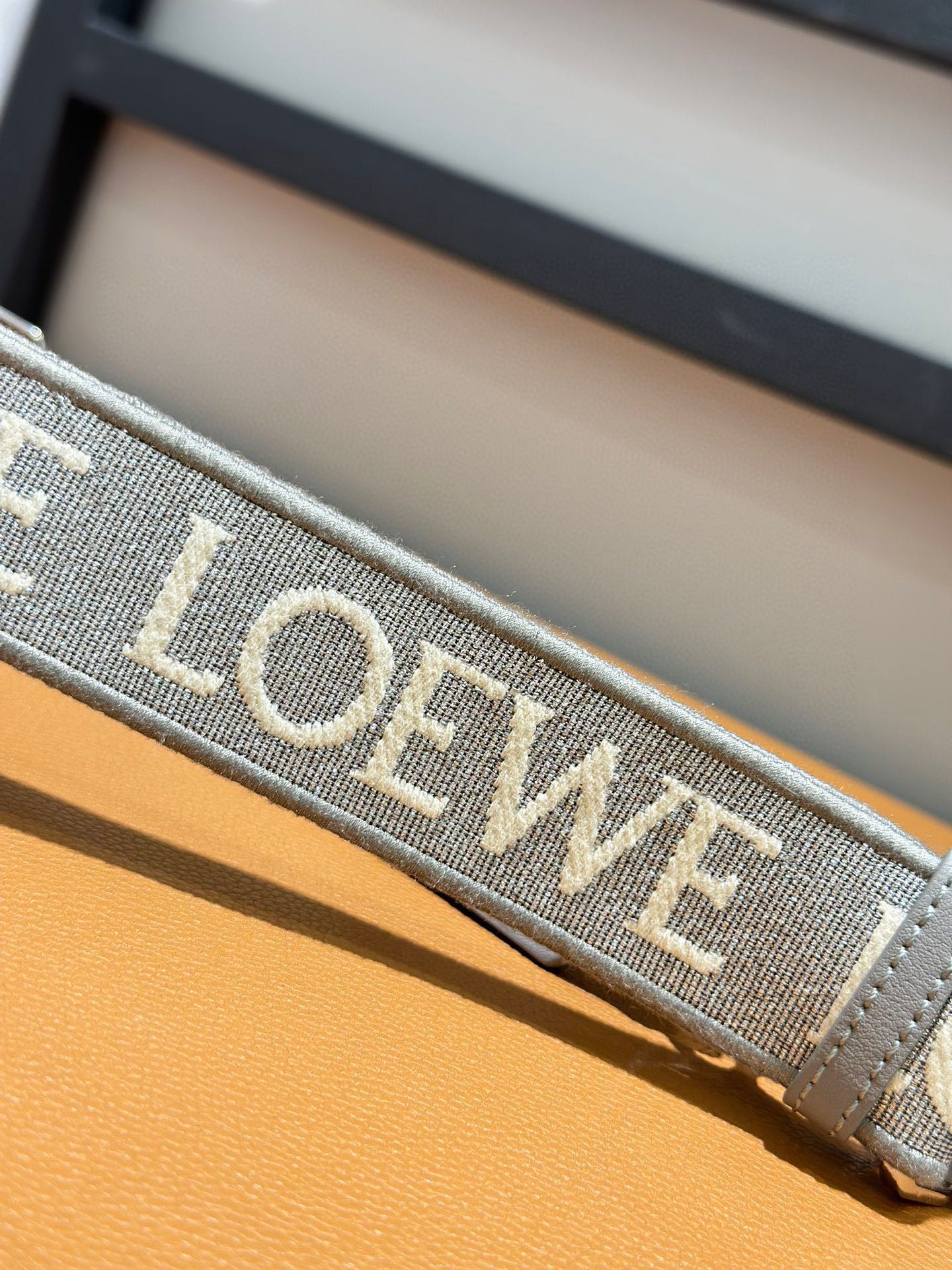 Loewe Straps-105*4CM