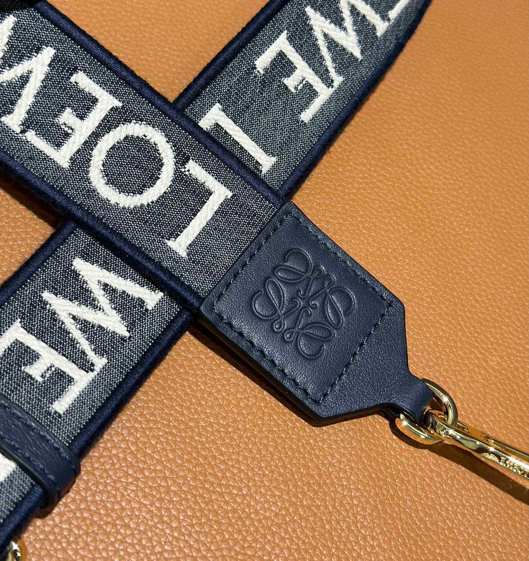 Loewe Straps-105*4CM