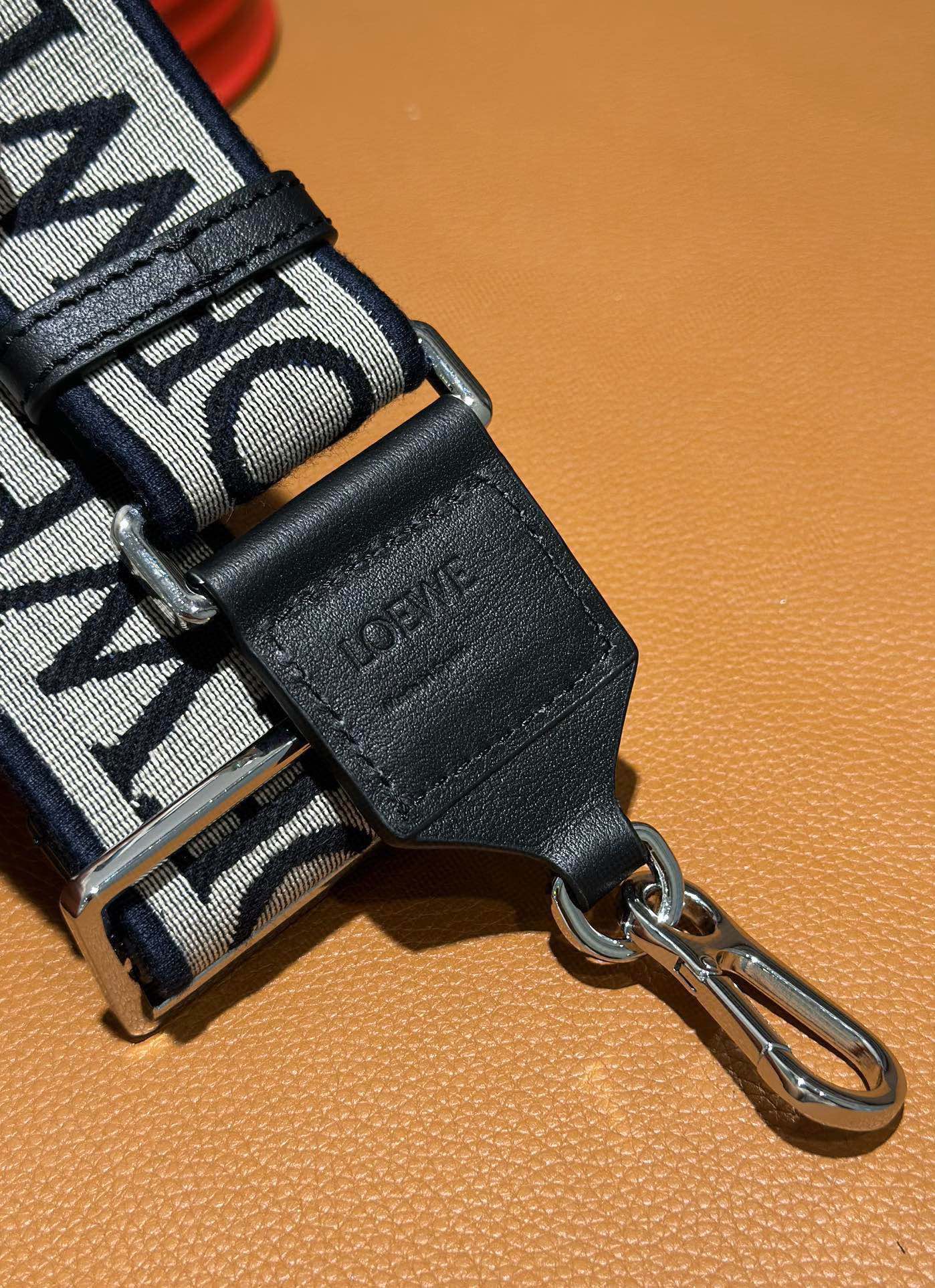 Loewe Straps-105*4CM