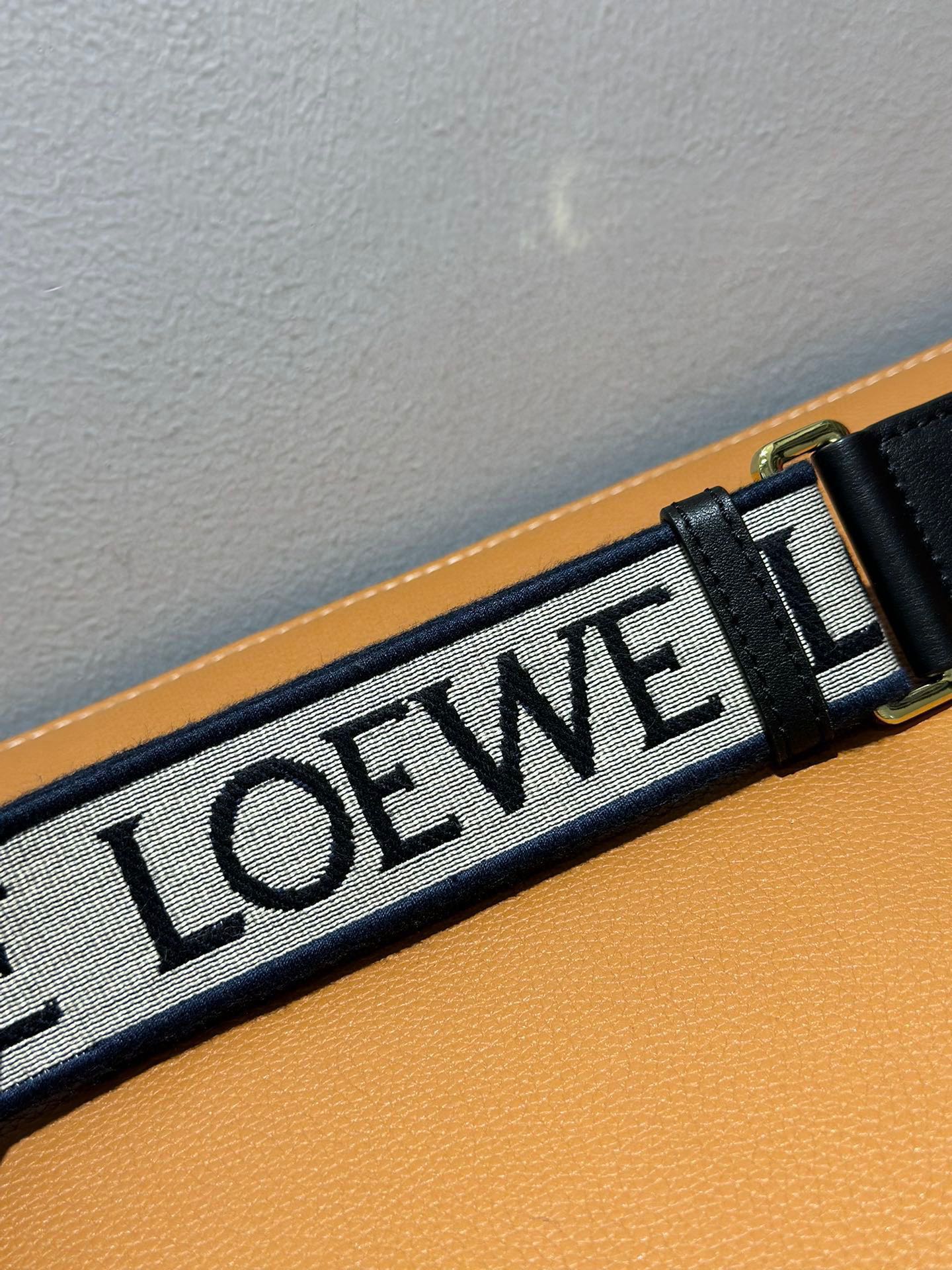 Loewe Straps-105*4CM