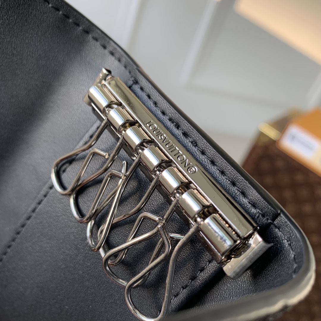 l**is V*t*n wallet-m82604-12*7*2cm