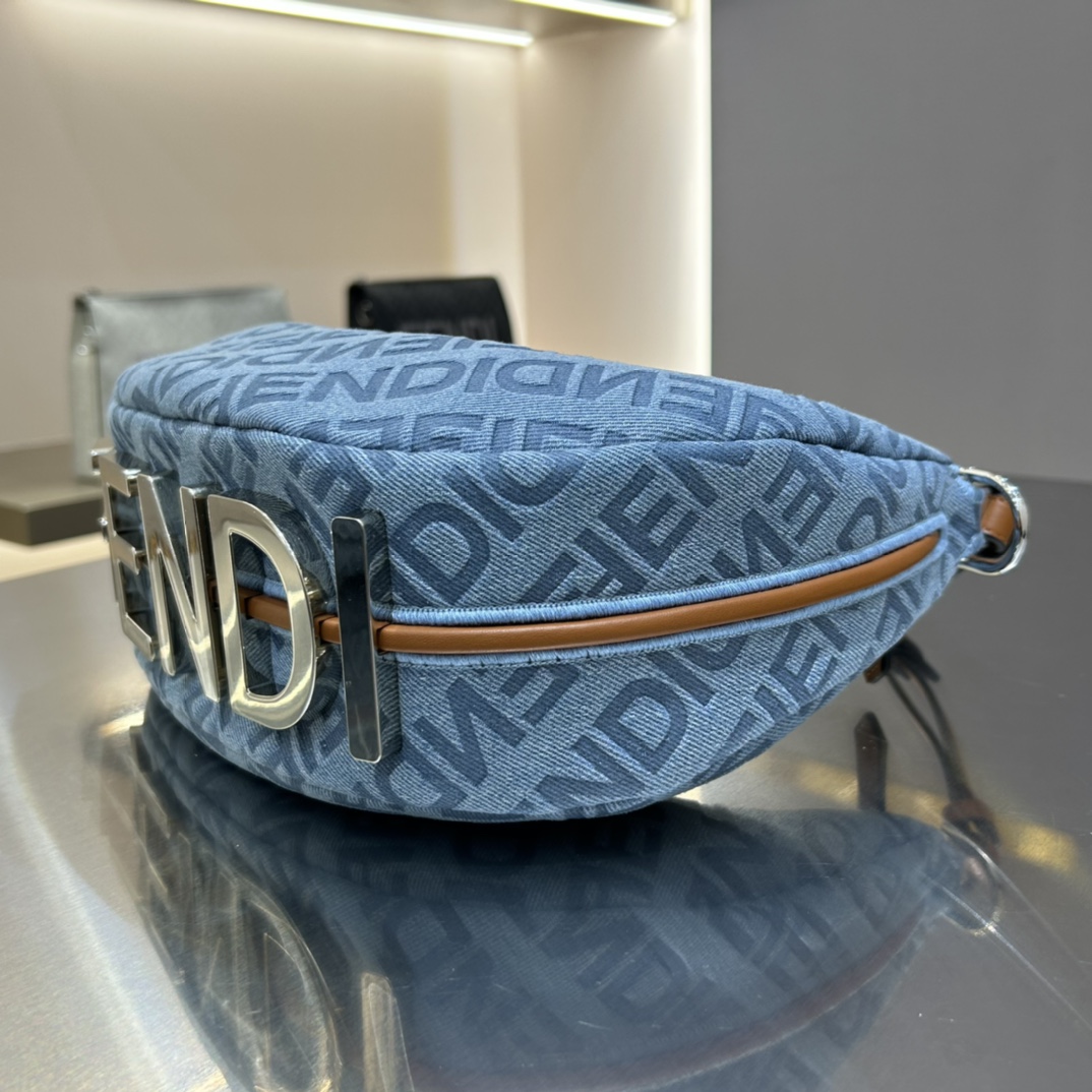 F**di praphy-29x24.5x10cm