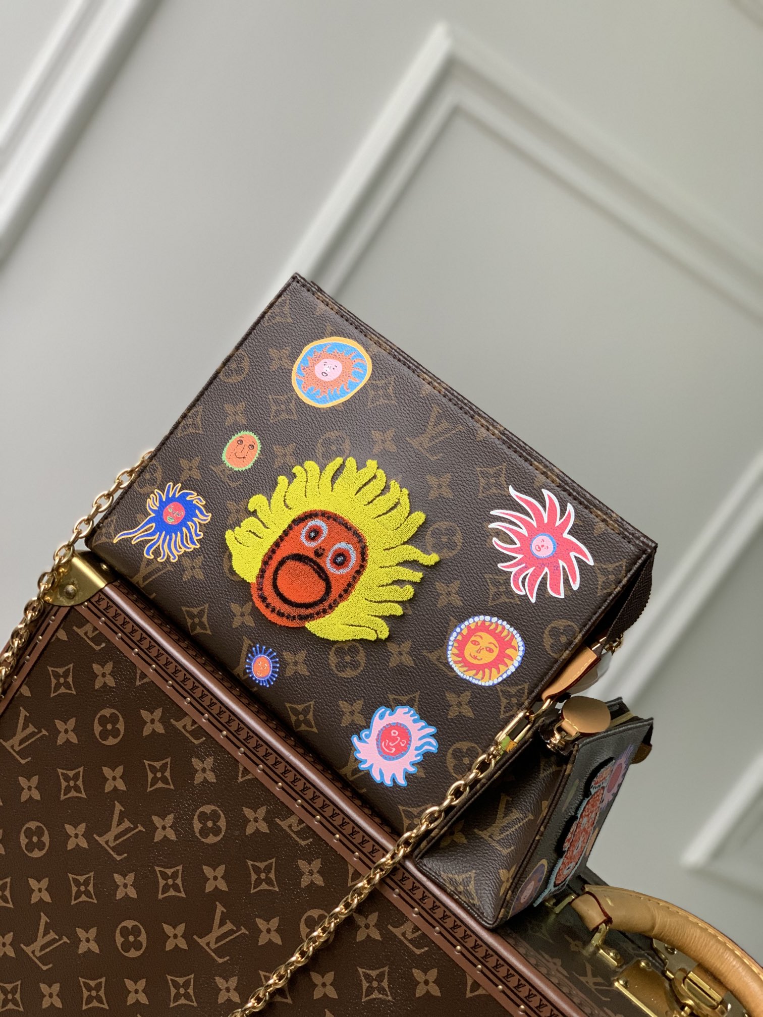 l**is V*t*n x yk toiletry pouch on chain - 25 x 20 x 5.5 cm