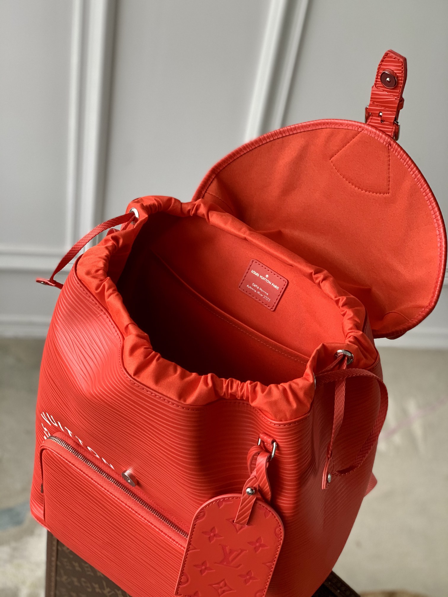 l**is V*t*n montsouris backpack-32 x 40 x 19cm