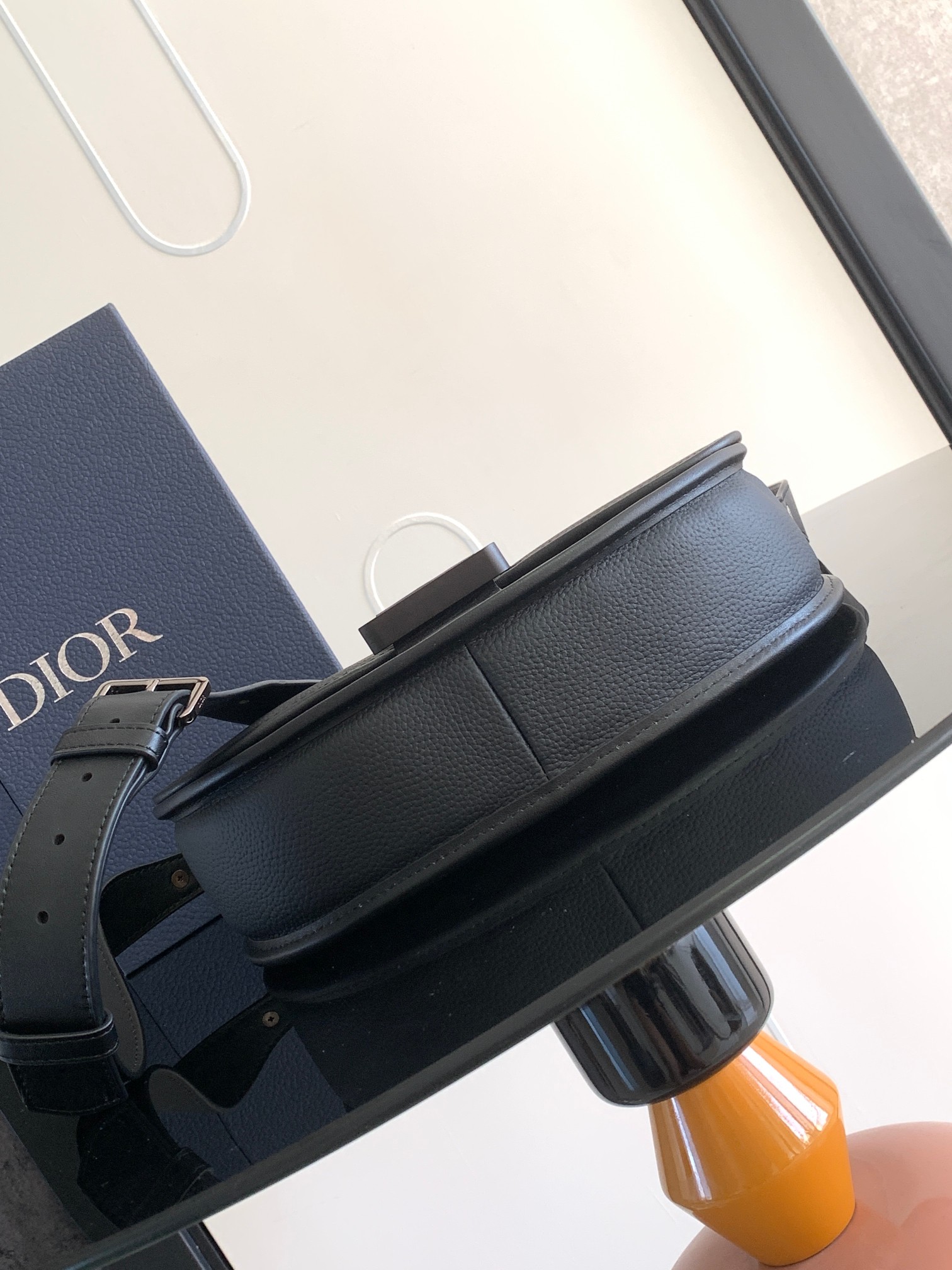 D*or gallop messenger bag-28 x 22 x 7 cm