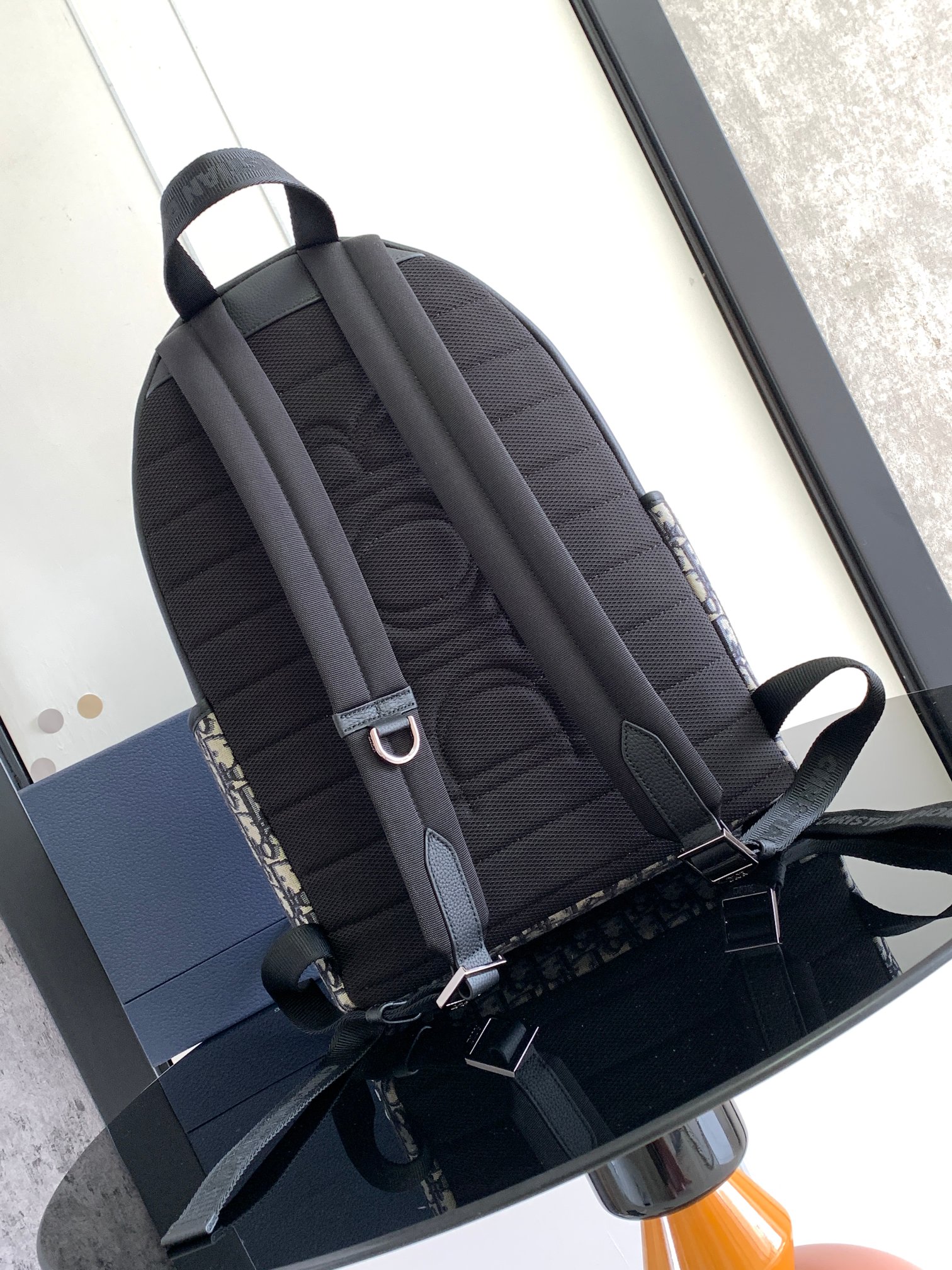 D*or explorer backpack-30 x 42 x 14.5cm