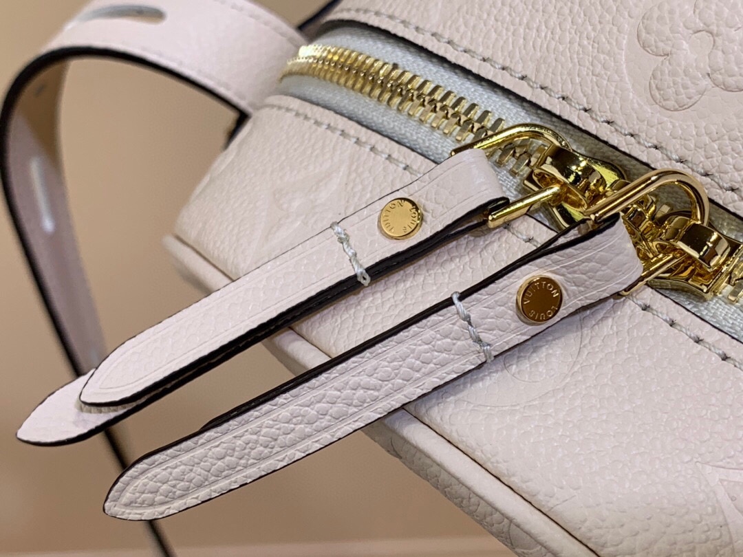 l**is V*t*n boite chapeau souple-20 x 22.5 x 8cm