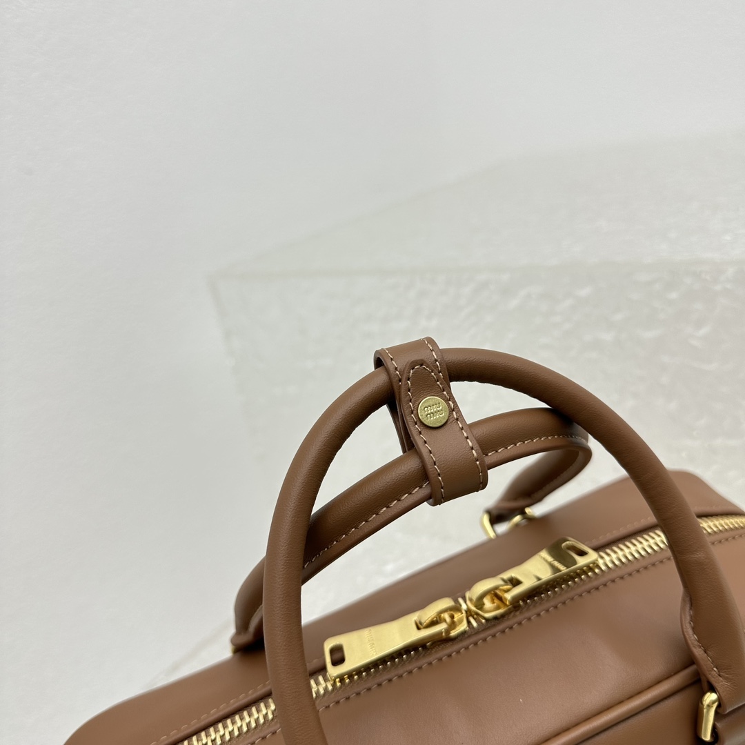 MiuMiu SS23 Softy Padded Bag-27*12*9CM