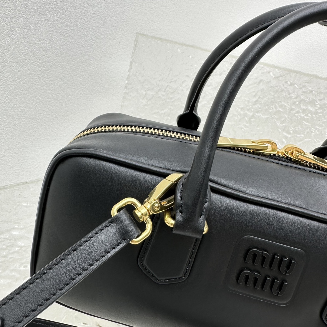 MiuMiu SS23 Softy Padded Bag-27*12*9CM