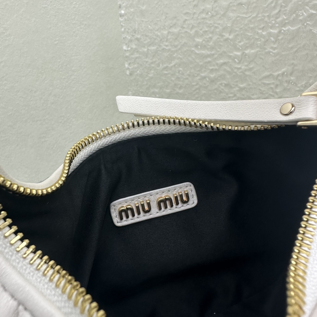 MiuMiu Wander Hobo Bag-20*6*17CM