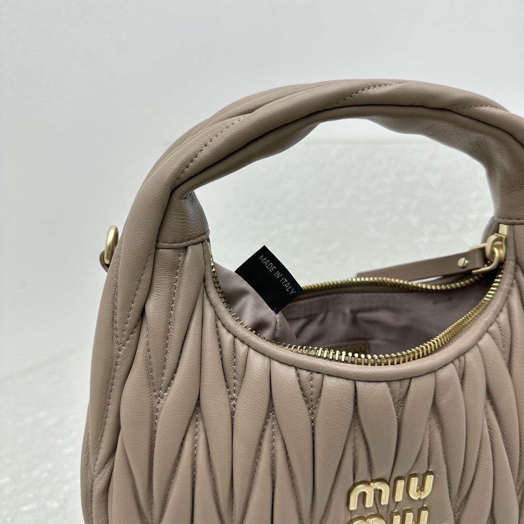 MiuMiu Wander Hobo Bag-20*6*17CM