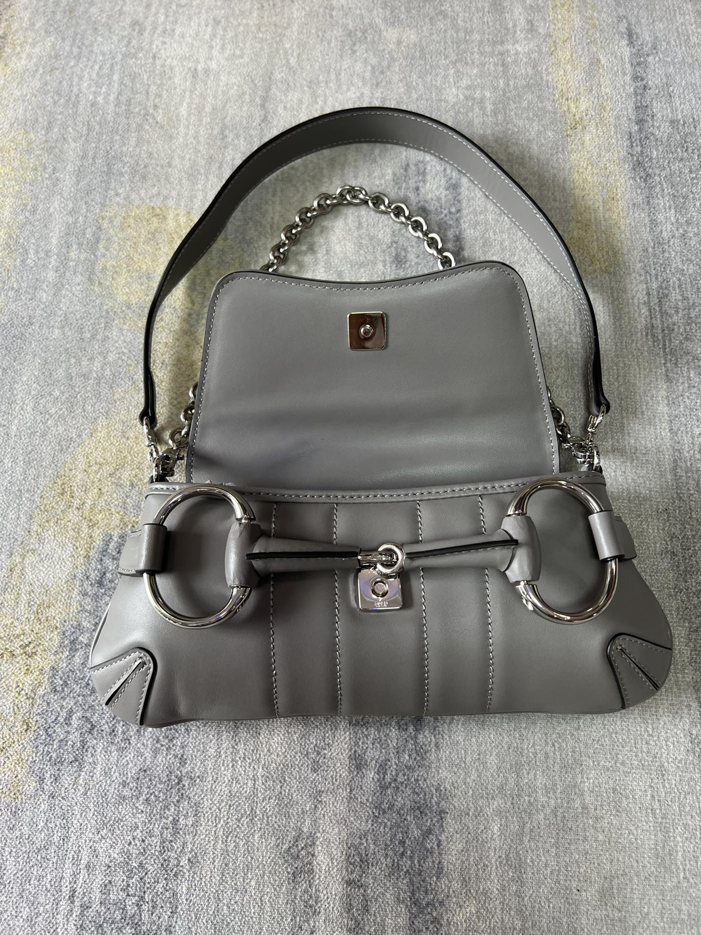 G*u*i horsebit chain 2023-27x11x5cm