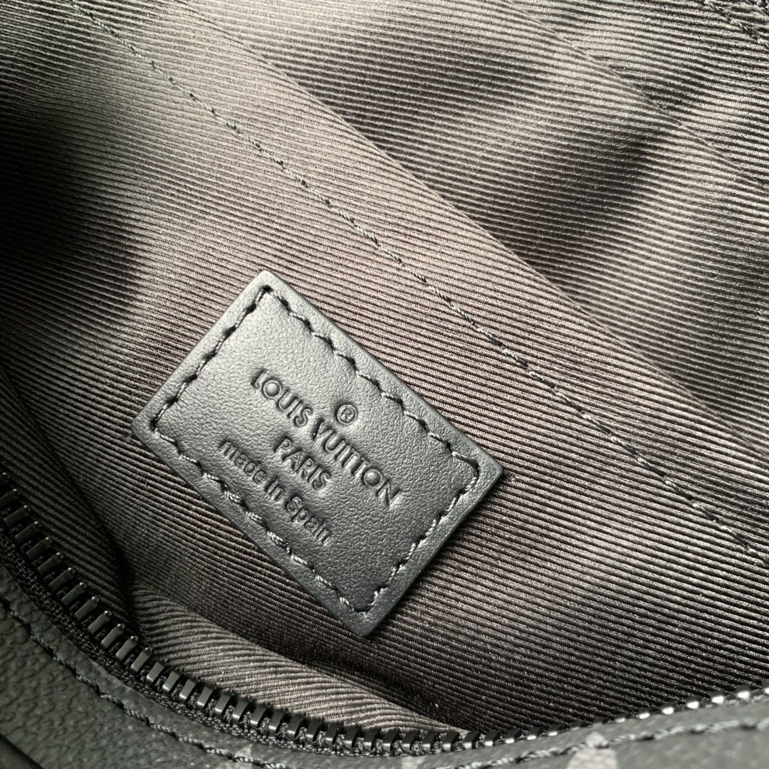 l**is V*t*n steamer bag-24*17*5cm