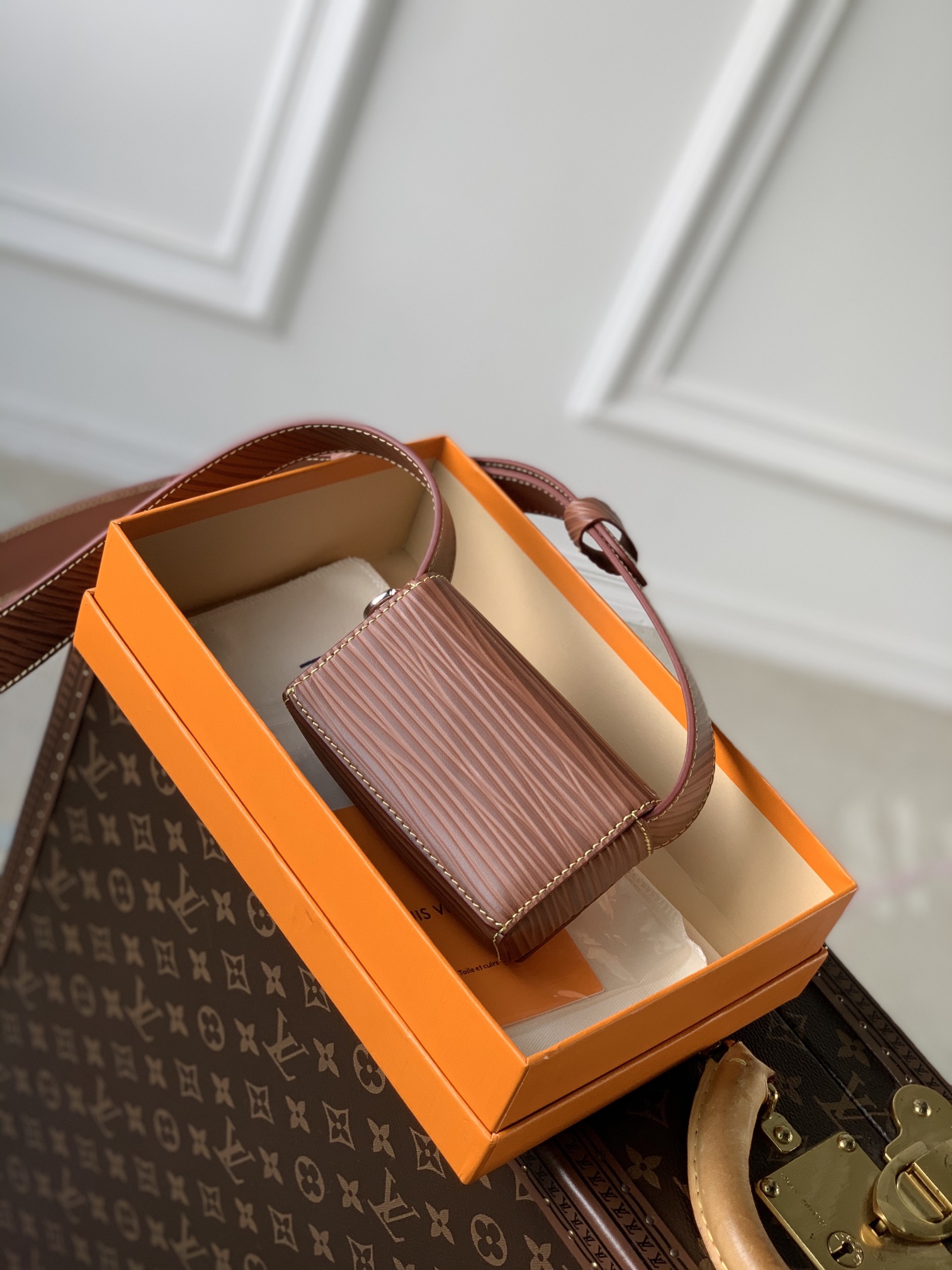 l**is V*t*n micro steamer bag-13*8*4.5cm