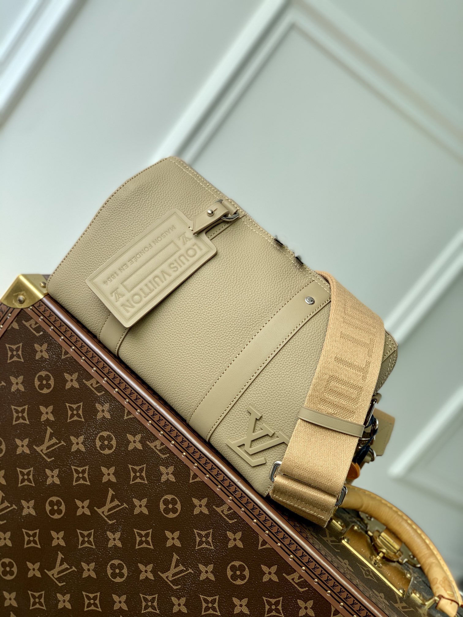 l**is V*t*n city keepall-27x17x13cm