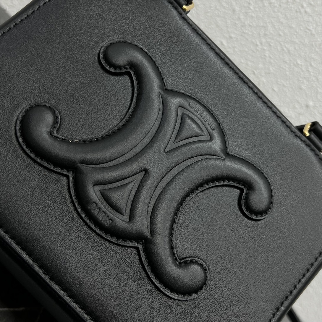 Celin Holded Handbags-20×15×13CM