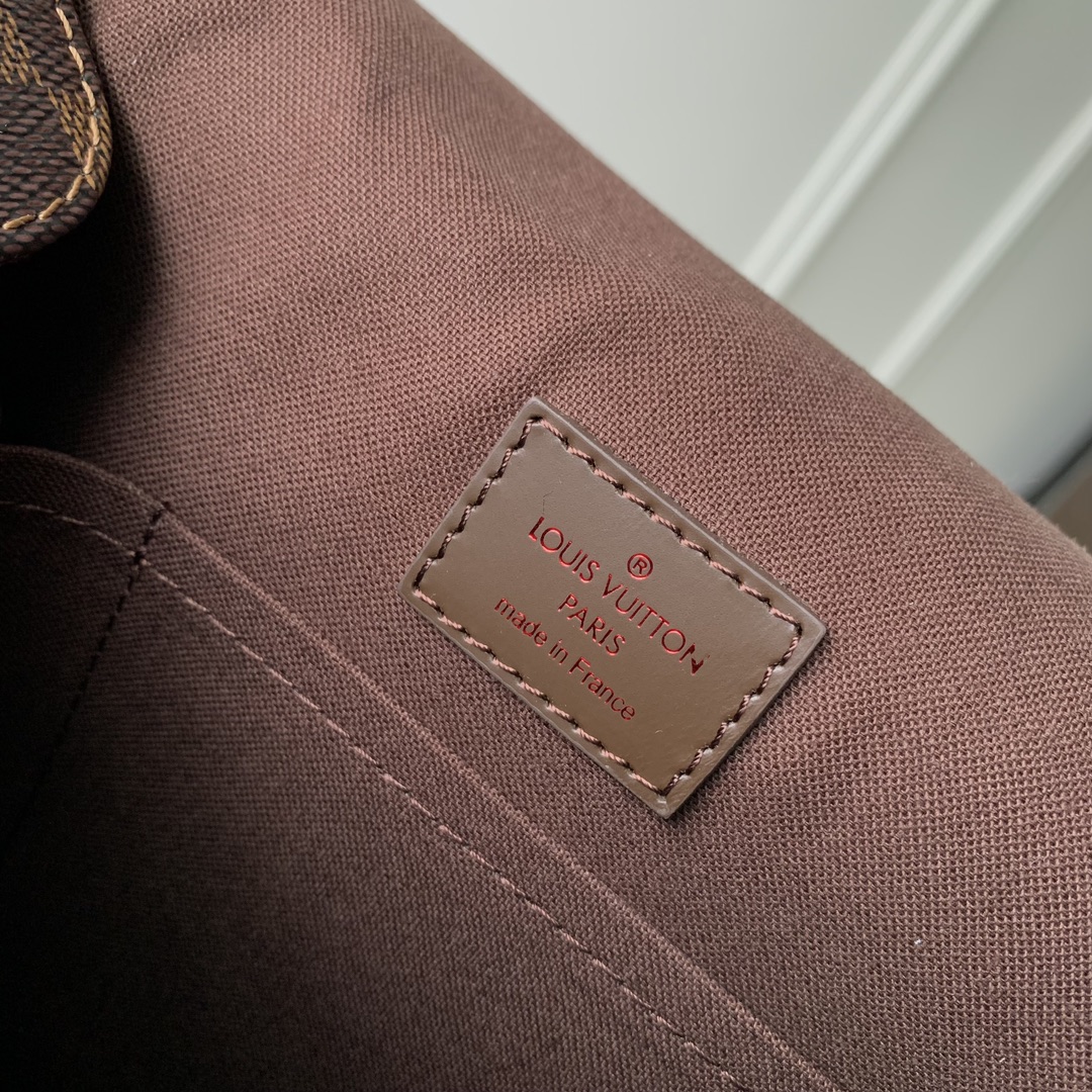 l**is V*t*n vintage messenger bag-35×12×30cm