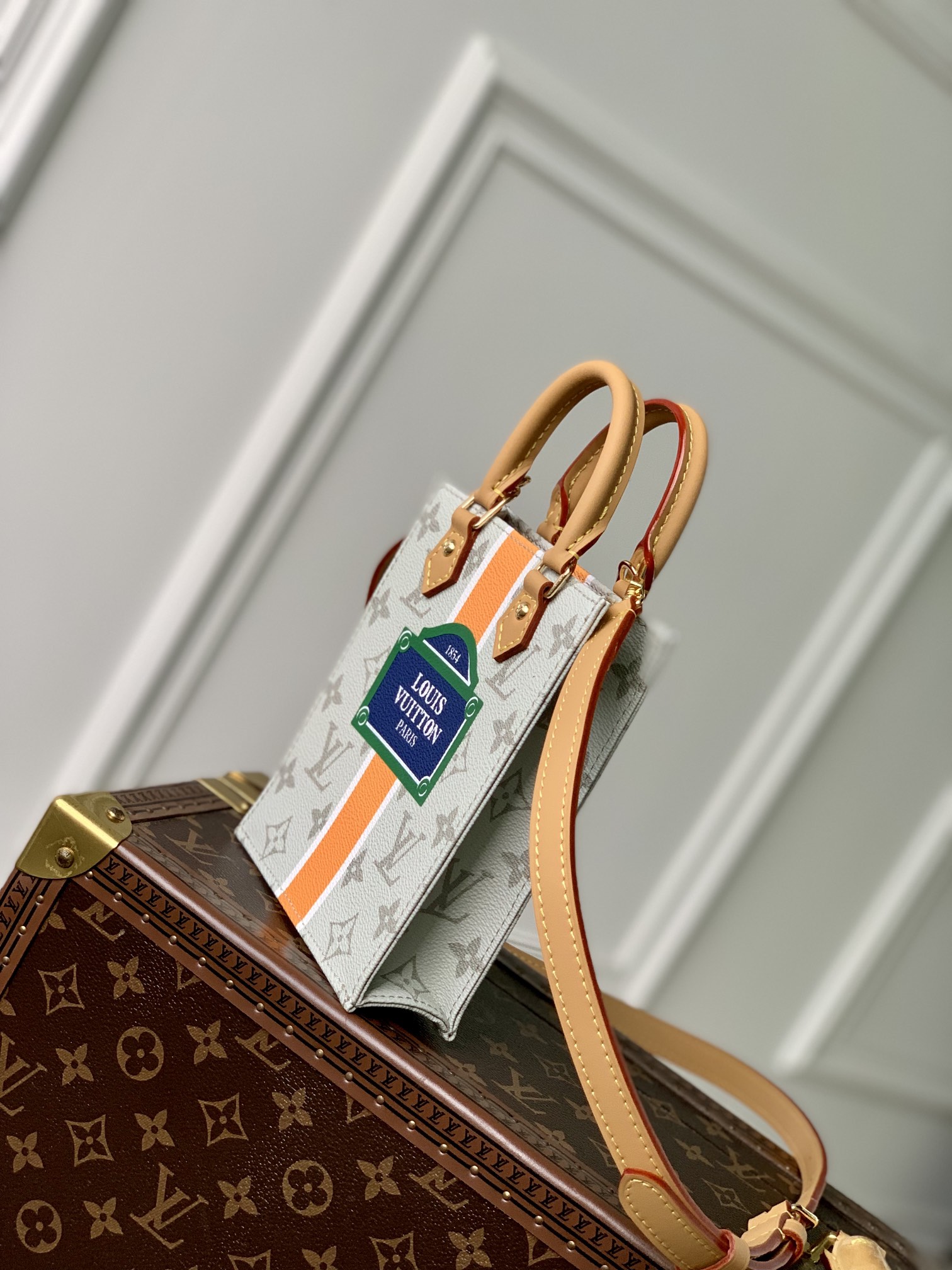 l**is V*t*n petit sac plat -14 x 17 x 5cm