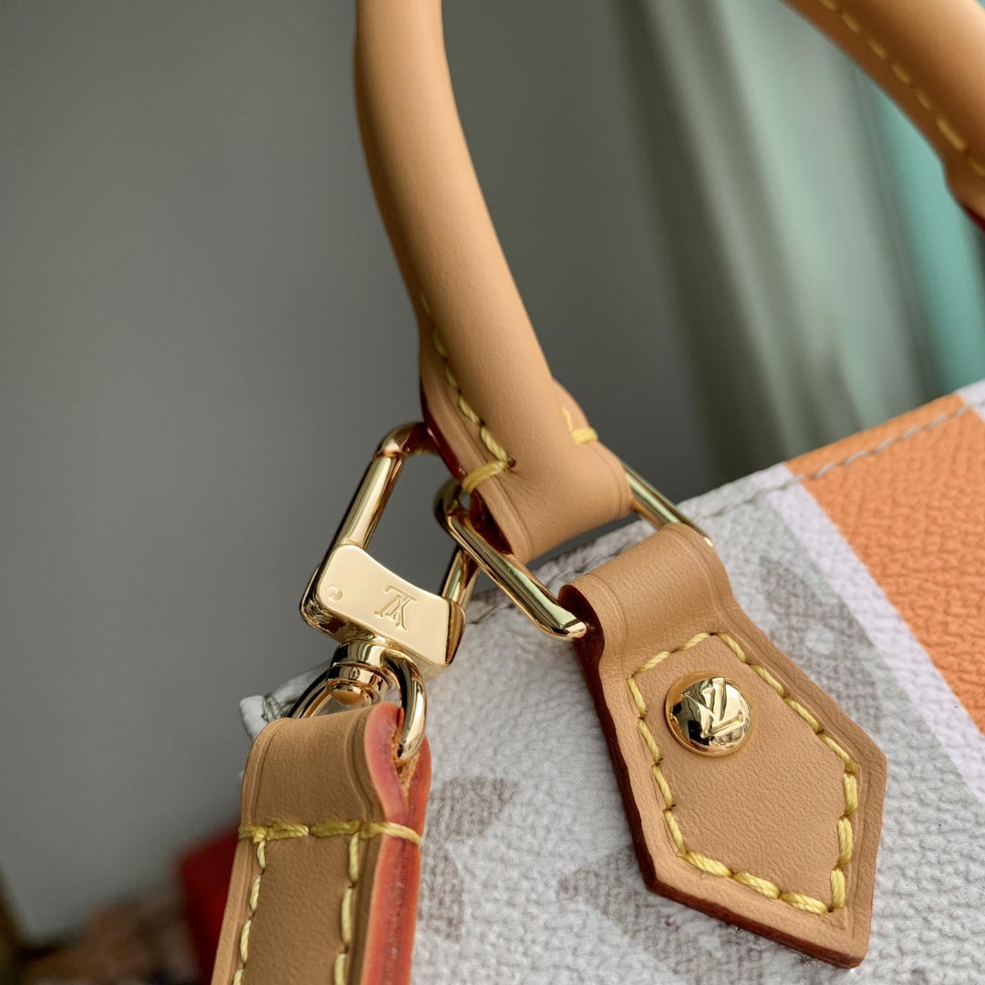 l**is V*t*n petit sac plat -14 x 17 x 5cm