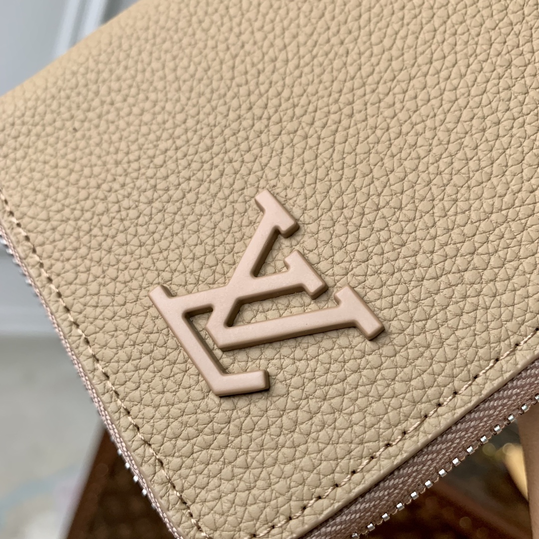 l**is V*t*n zippy wallet m82529-20*10cm